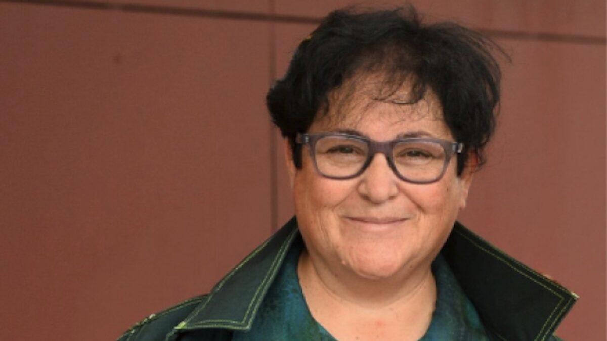 FOTO-addio-prof-Susta-aspect-ratio-1200-675