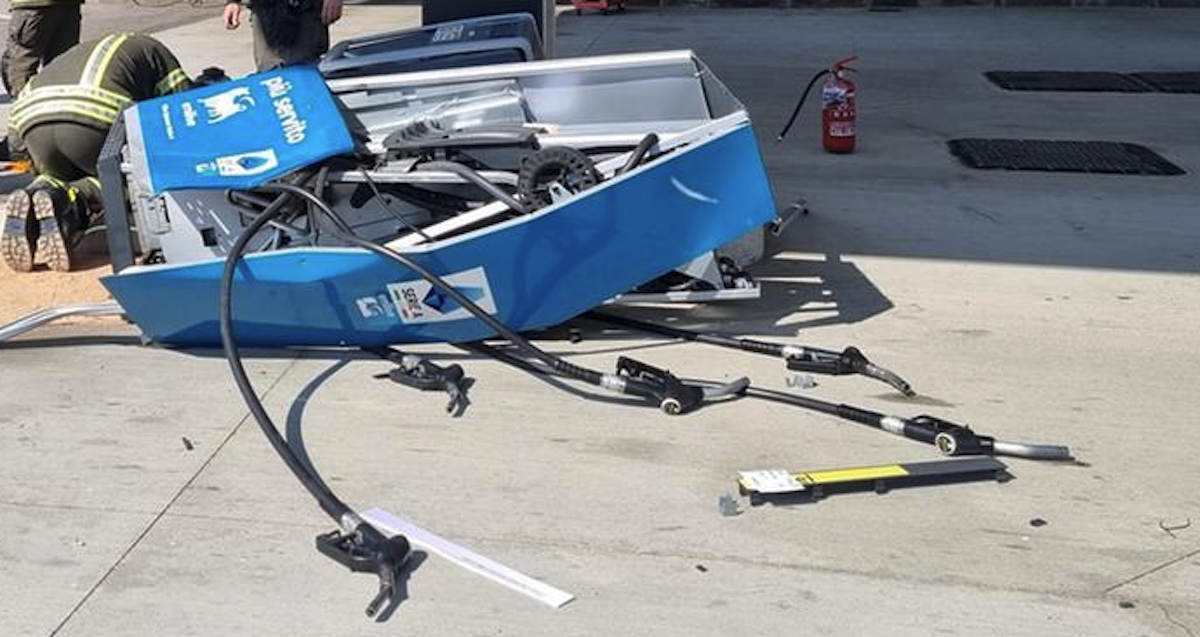 FOTO-autolavaggio-rovereto-aspect-ratio-1200-637