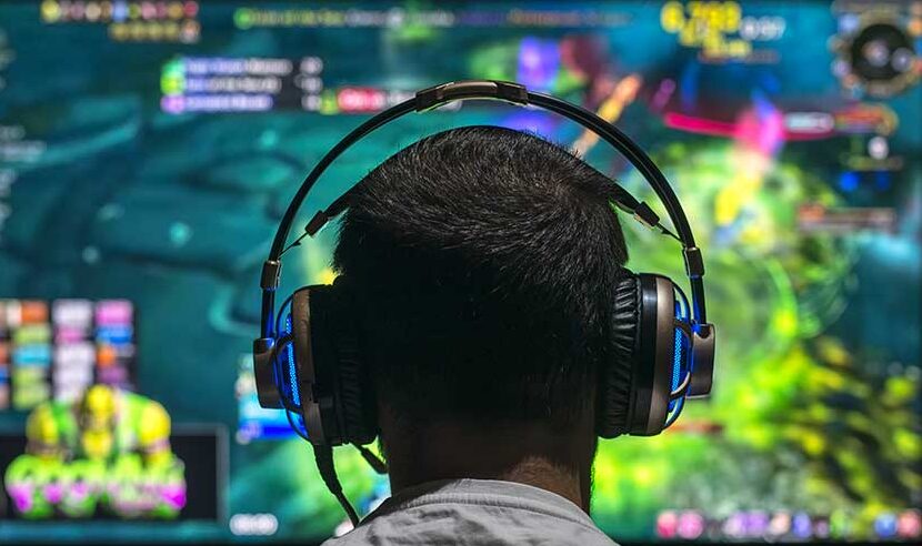 FOTO-hikikomori-aspect-ratio-830-492