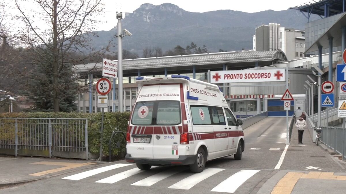 FOTO-operaio-cade-dal-ponteggio-aspect-ratio-1200-675