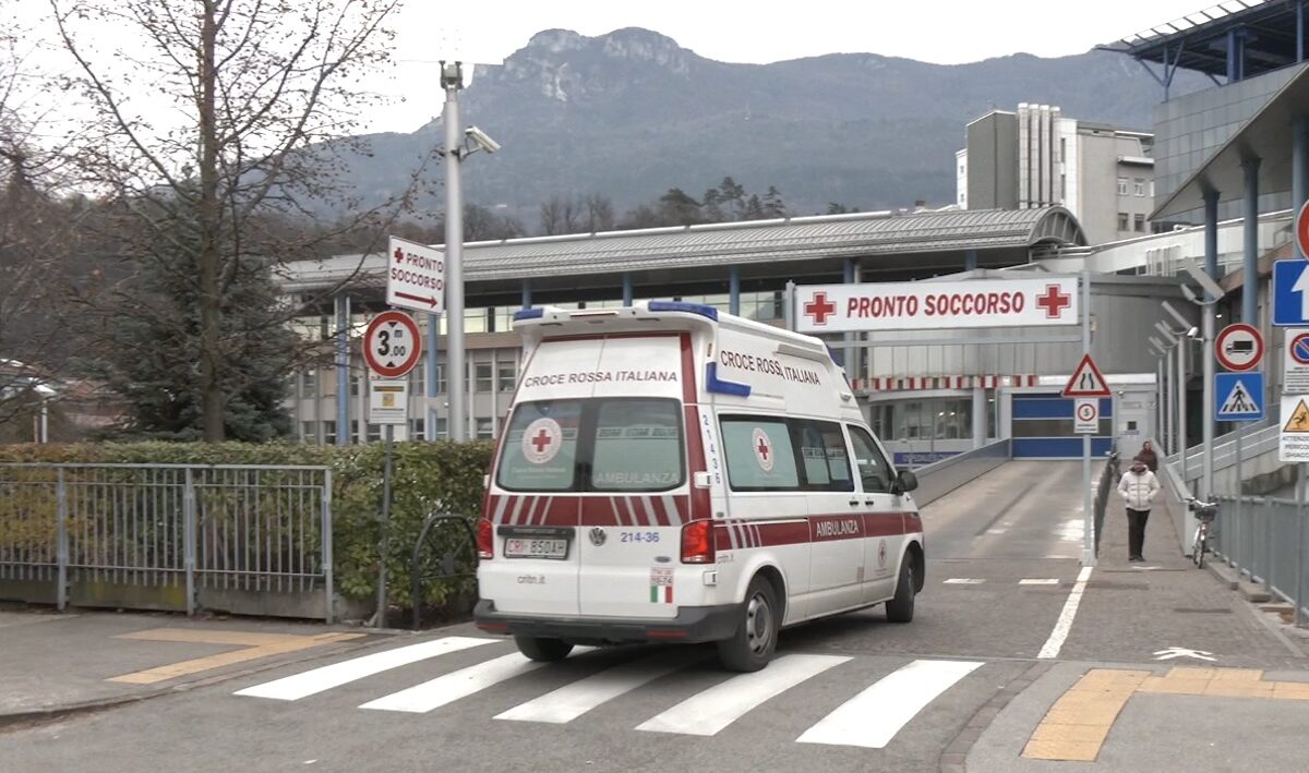 FOTO-operaio-cade-dal-ponteggio-aspect-ratio-1200-709