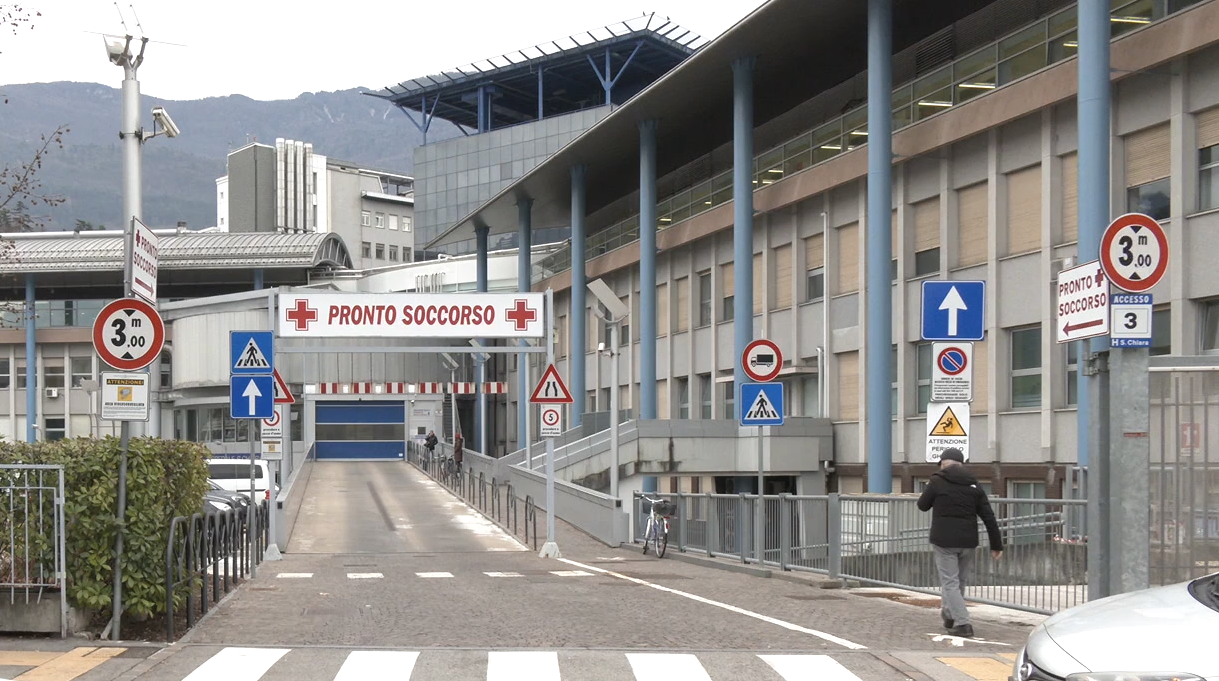 FOTO pugno a operatore sanitario