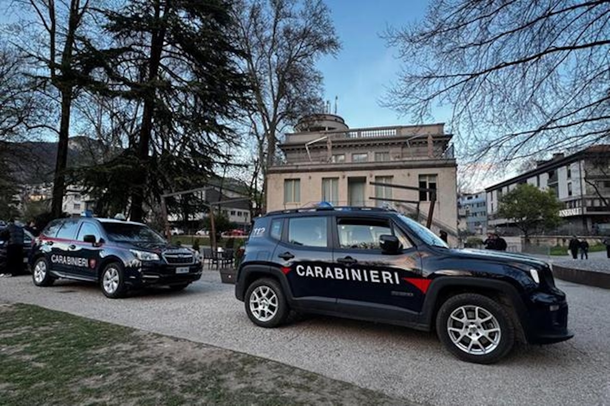 FOTO rissa piazza dante