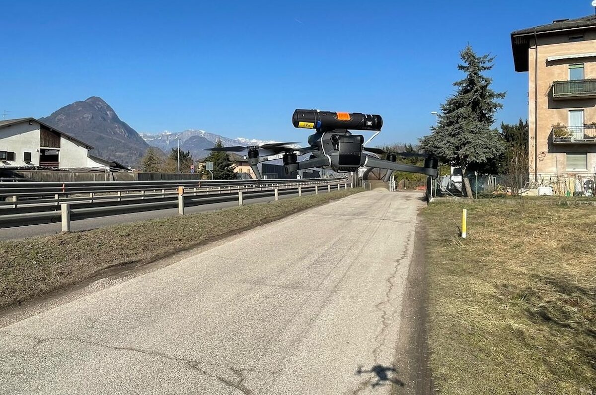 FOTo-droni-sulle-strade-aspect-ratio-1200-796