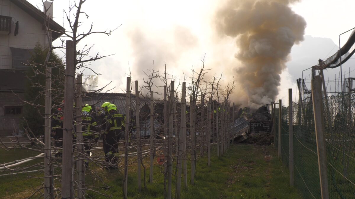 Incendio a San Giacomo: danni per decine di migliaia di euro