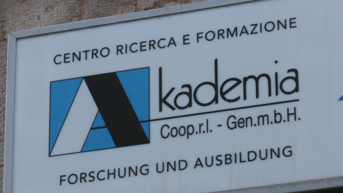 Akademia in liquidazione: collaboratrici senza stipendio