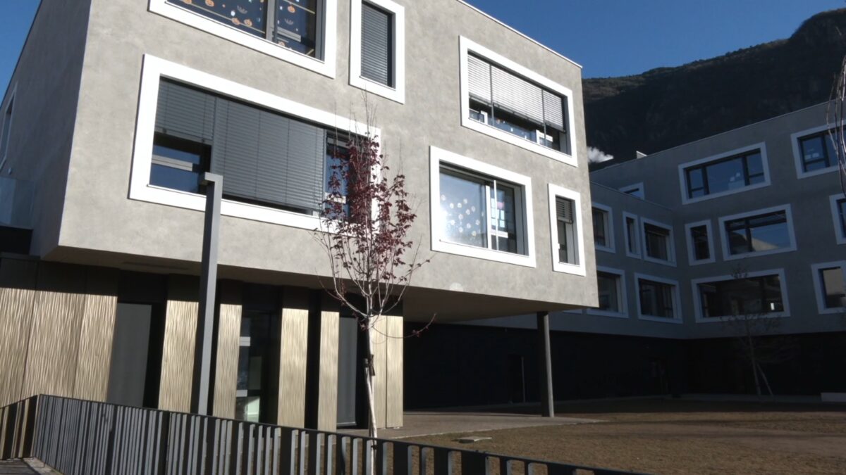 Protesta degli asili nido di Laives: il Comune assume 5 educatrici