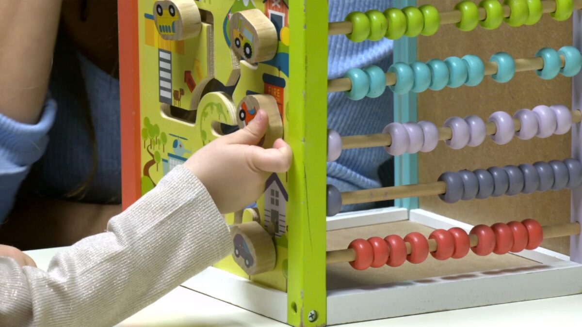 Scuole dell’infanzia a Bolzano, aumenta il costo del tempo prolungato: protesta dei genitori