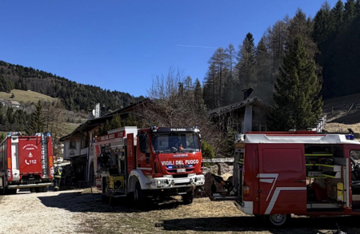FOTO-incendio-Costa-di-Folgaria-2-aspect-ratio-1200-780