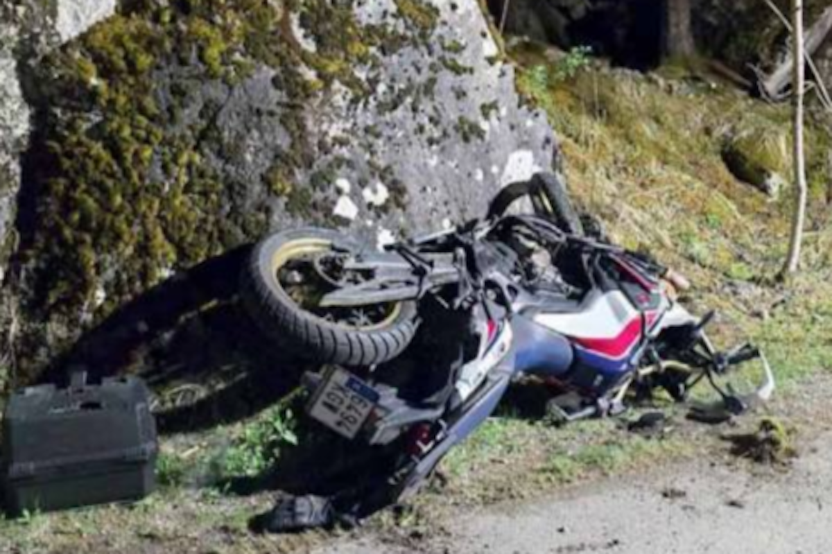 FOTO motociclista morto