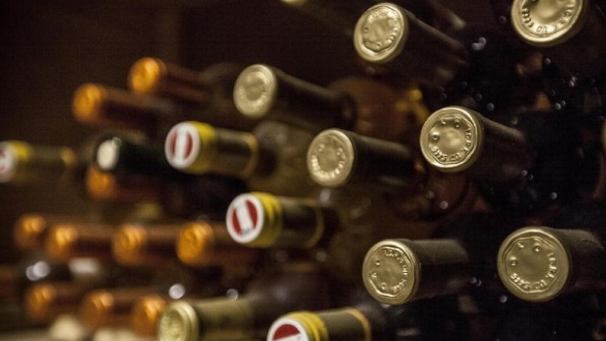 FOTO-piano-vino-aspect-ratio-1200-675