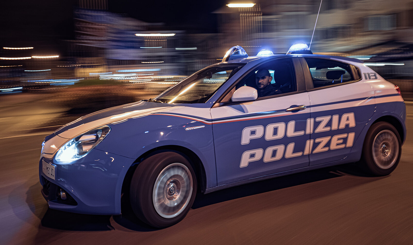 FOTO-picchia-moglie-e-figli-aspect-ratio-1701-1008