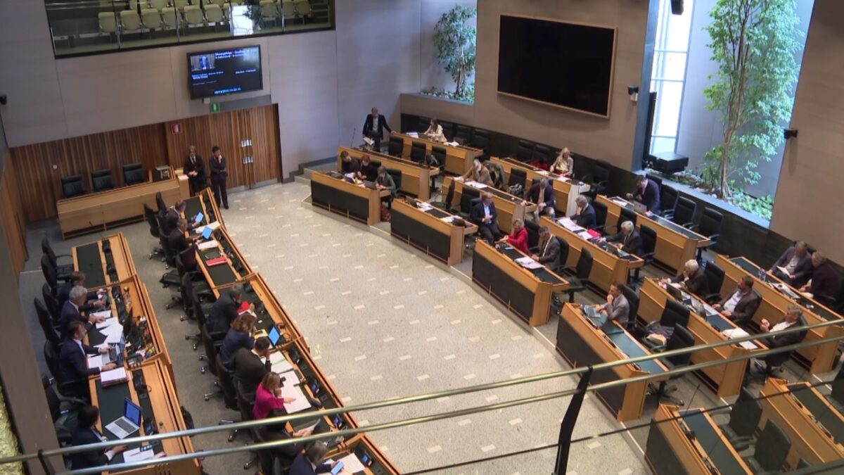 Stop all’uso del dialetto in consiglio provinciale a Bolzano