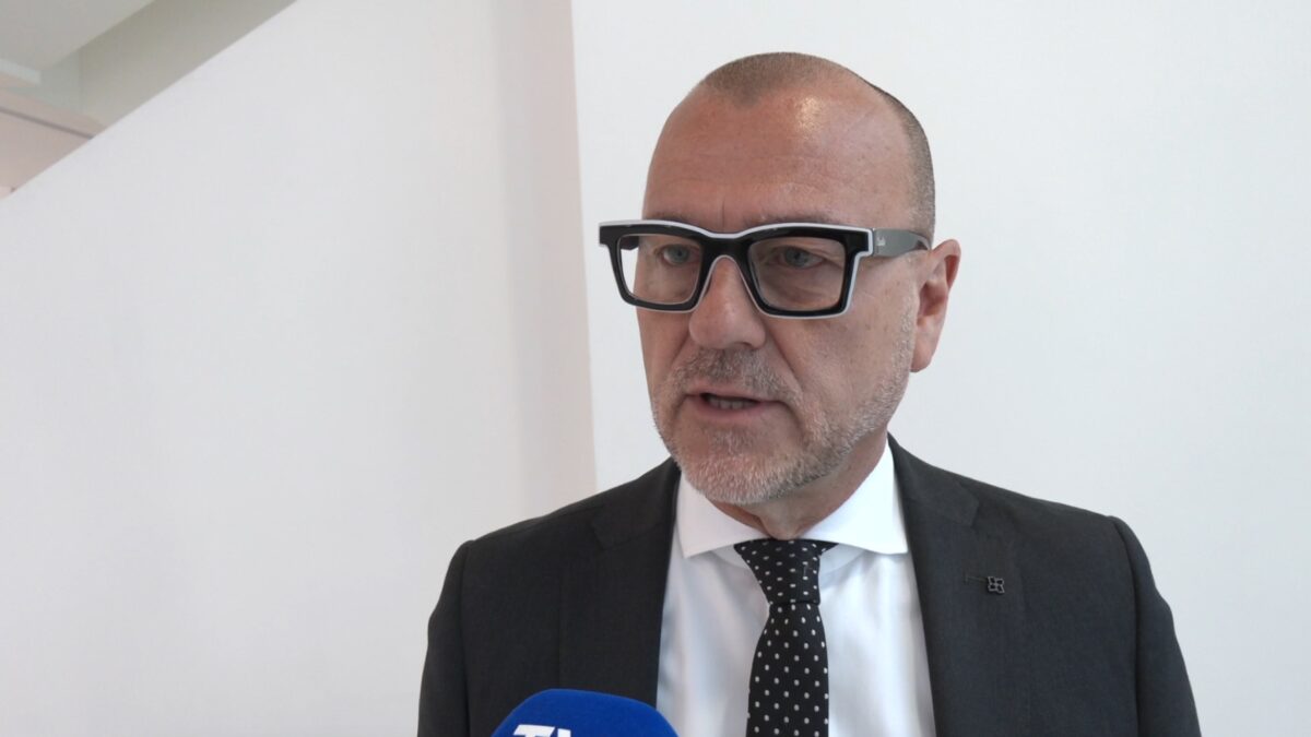 Bolzano, il sindaco Corrarati aggredito in municipio: in arrivo nuove misure di sicurezza