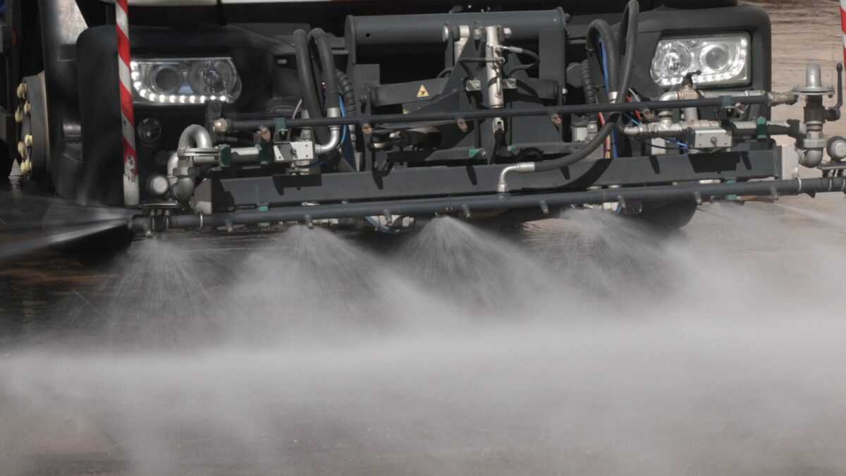 Bolzano, nuovo piano per il lavaggio estivo di strade e piazze