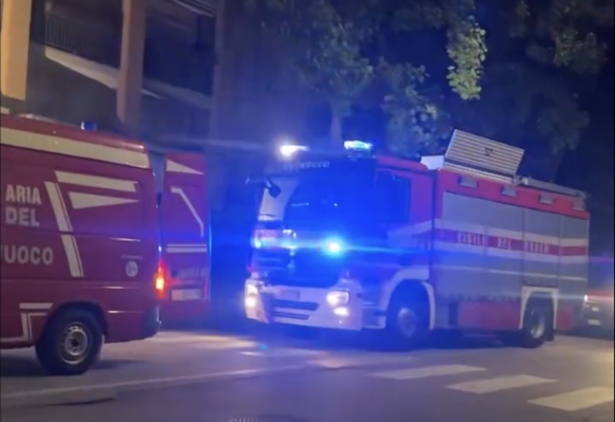 FOTO-incendio-rovereto-1-aspect-ratio-1200-823