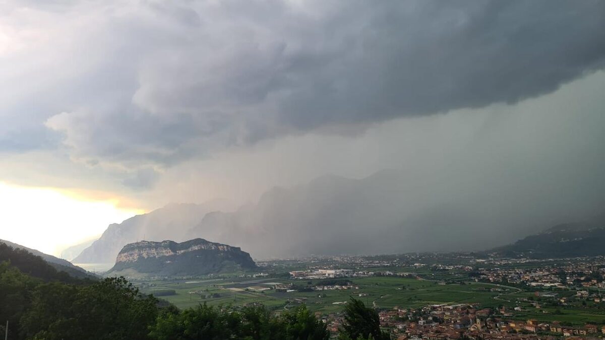 FOTO-temporali-e-grandine-aspect-ratio-1200-675