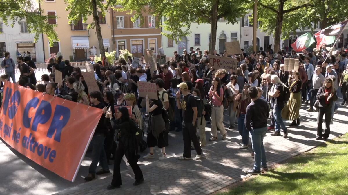 In mille oggi in corteo a Trento per dire no al Centro di Permanenza per i Rimpatri