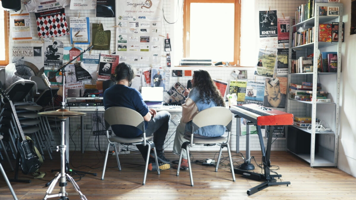 Uploadsounds 2026: un nuovo formato per la crescita dei musicisti in Euregio