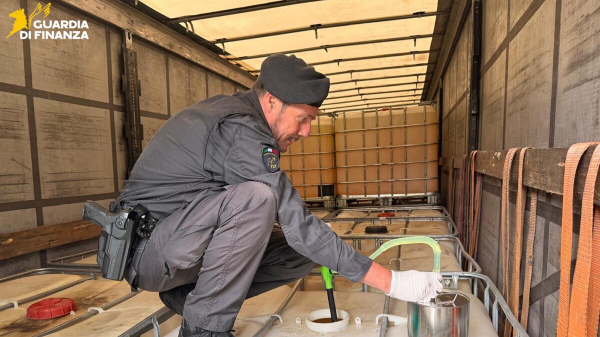 La Guardia di Finanza sequestra 27mila litri di gasolio a Bolzano Nord