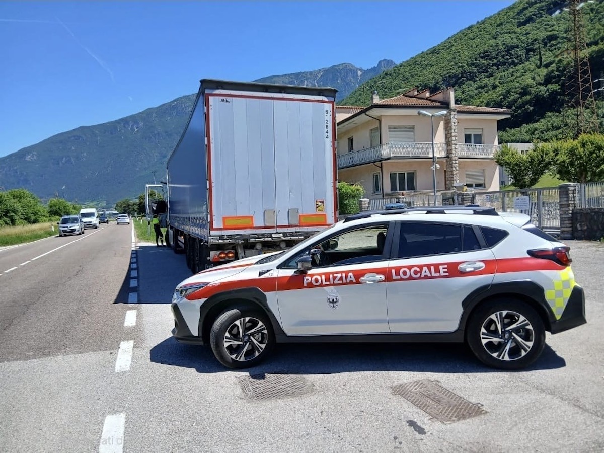FOTO polizia locale ala avio