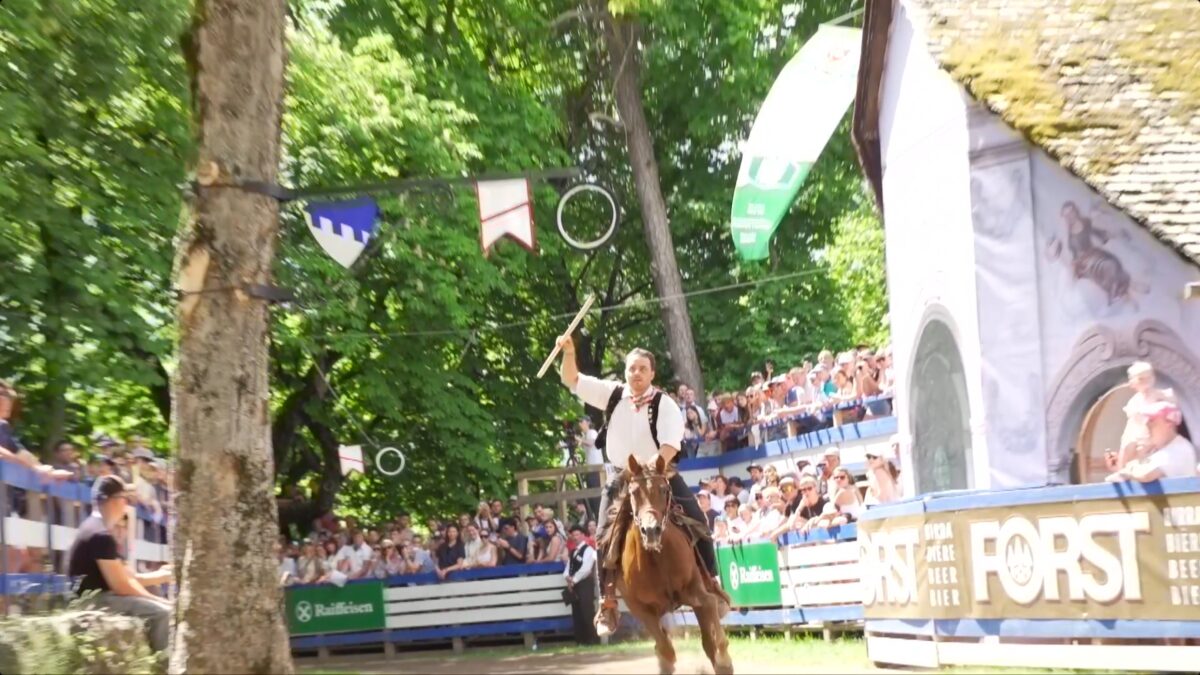 Cavalcata von Wolkenstein: lo stendardo va a Sarentino
