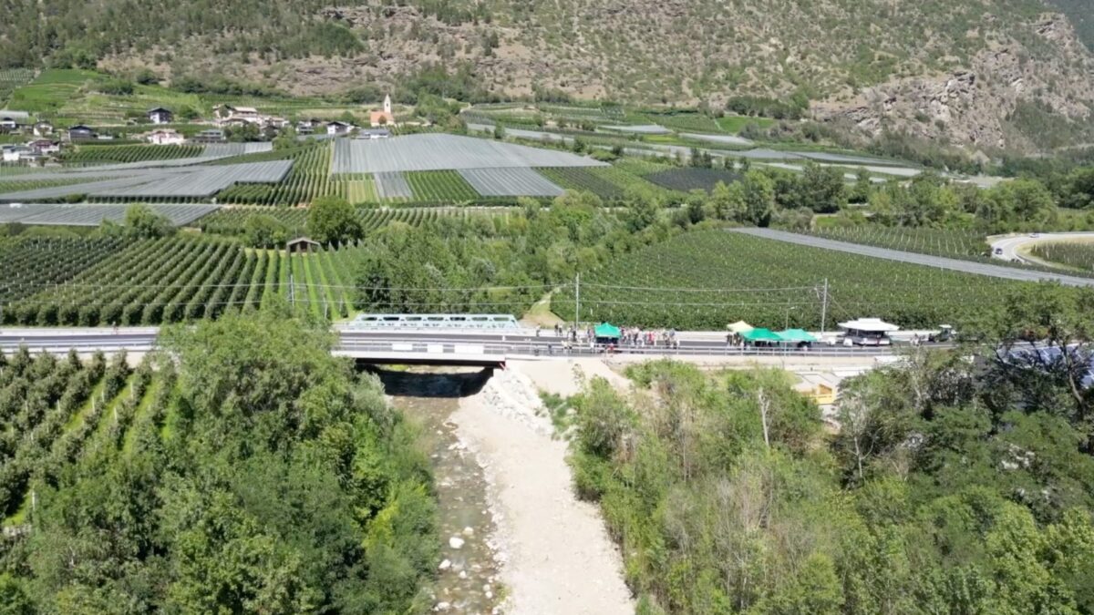 Laces, inaugurato il nuovo ponte sul Rio Plima