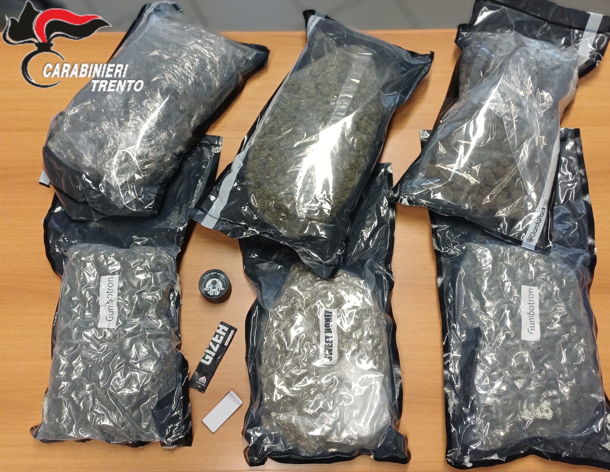 FOTO denunciato per droga