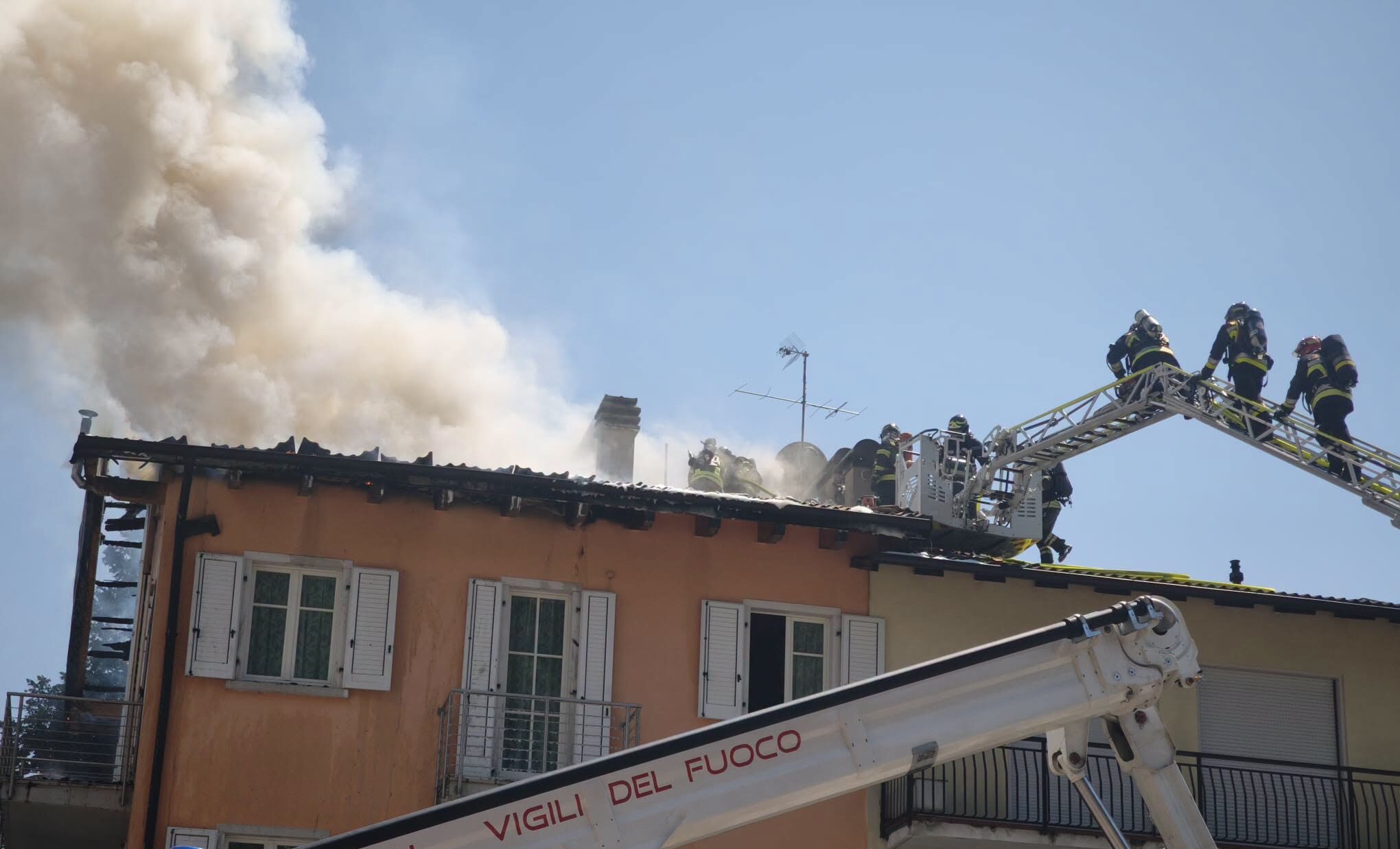 FOTO-incendio-Mori-3-aspect-ratio-2040-1237