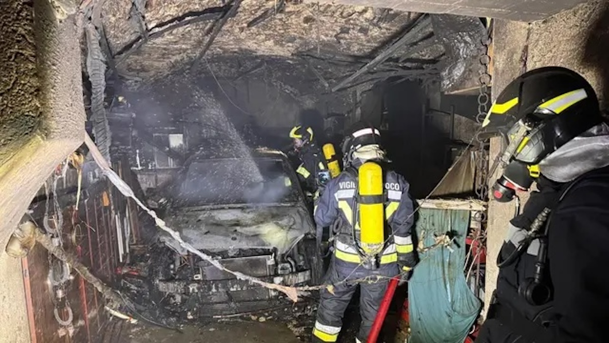 FOTO incendio notte levico