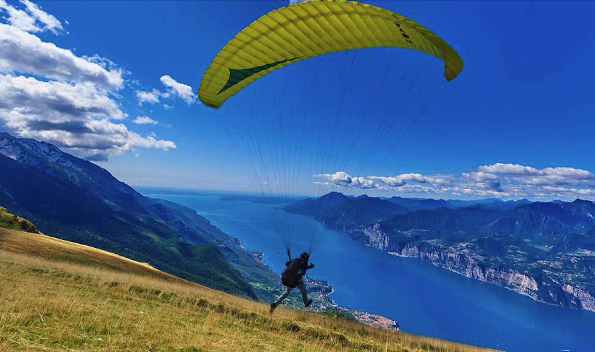 FOTO morto parapendio