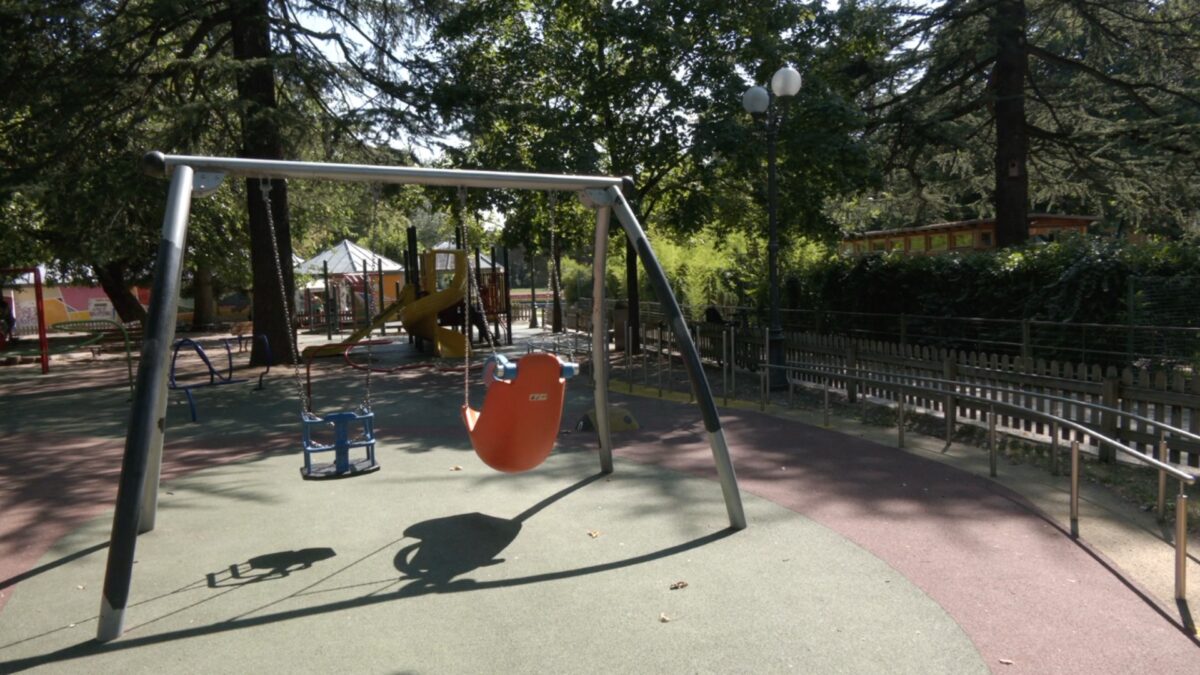 Parco giochi Petrarca: ripristinato il percorso riabilitativo