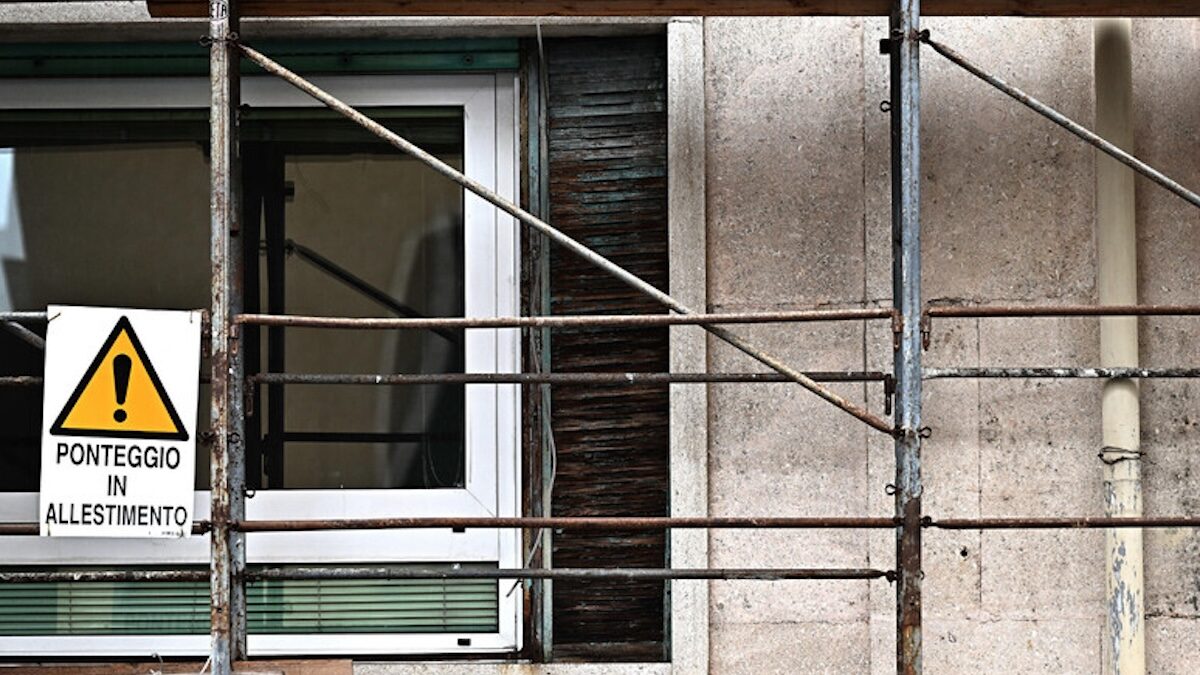 FOTO-contributi-casa-2-aspect-ratio-1200-675